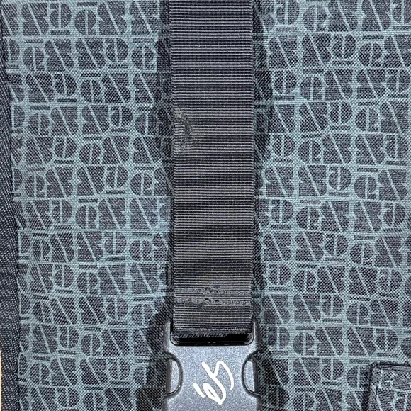 és Carry On Skateboard Bag - Picture 3 of 6